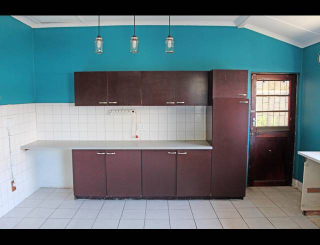 3 BEDROOM HOUSE FOR SALE IN STRAND CENTRAL